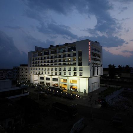 Hotel Shelton Rājahmundry Exteriör bild