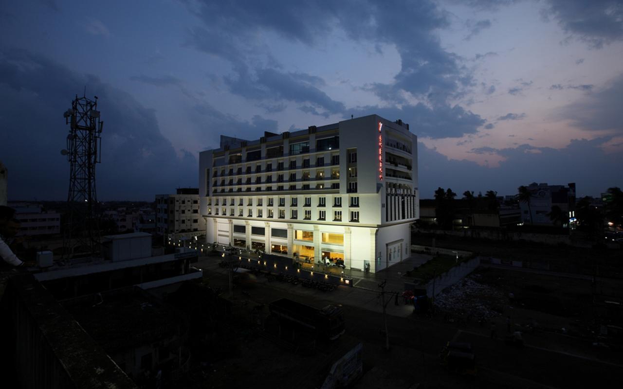 Hotel Shelton Rājahmundry Exteriör bild